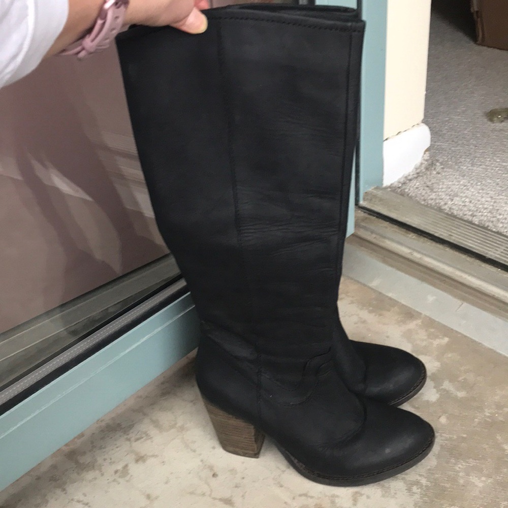 Steve Madden black boots. Size 7.5.